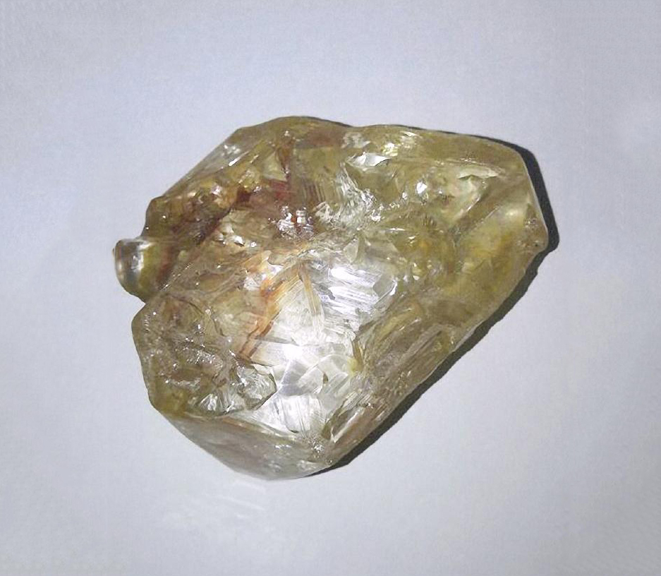 塞拉利昂发现一颗706ct钻石原石，全球第十大钻石 – 我爱钻石网官方网站