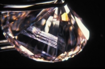 钻石内含物就是钻石的瑕疵吗?