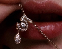香奈儿Chanel推出 N°5 系列珠宝新作：数字「5」
