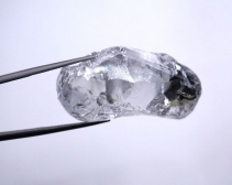 安哥拉Lulo矿区新发现一颗150ct宝石级钻石原石