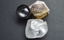 莱索托王国 Letšeng 矿区新发现一颗295ct宝石级钻石原石